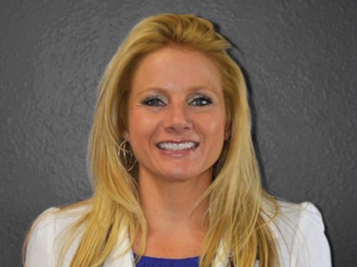 Dr. Lindsay Juhl Staff Photo