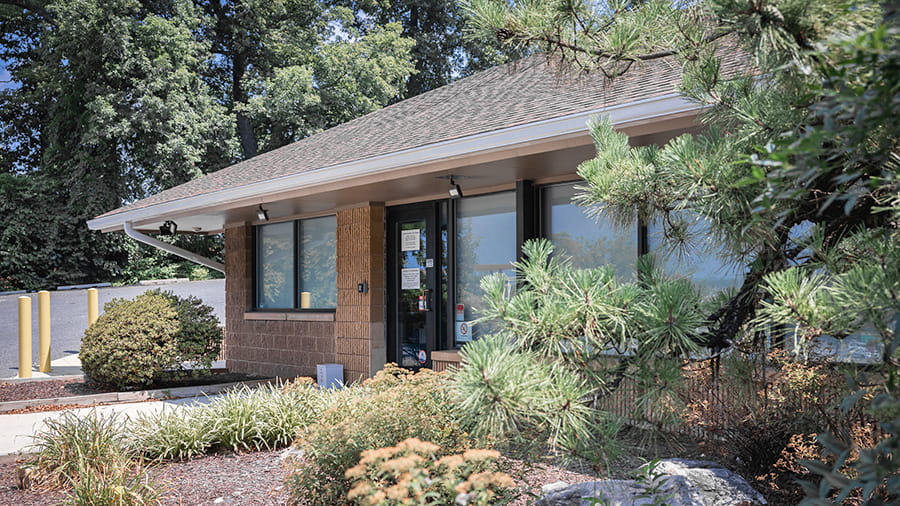 Exterior Picture of VCA North Rockville Animal Hospital