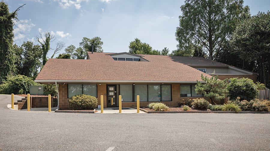 Exterior Picture of VCA North Rockville Animal Hospital